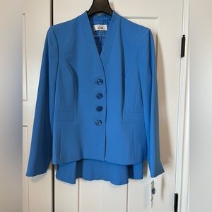 NWT Le Suit skirt suit
